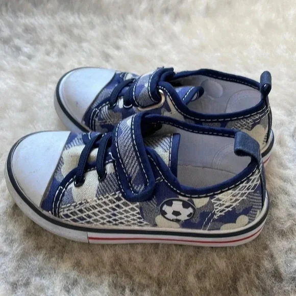 Kids Sneakers - Picture 4 of 7